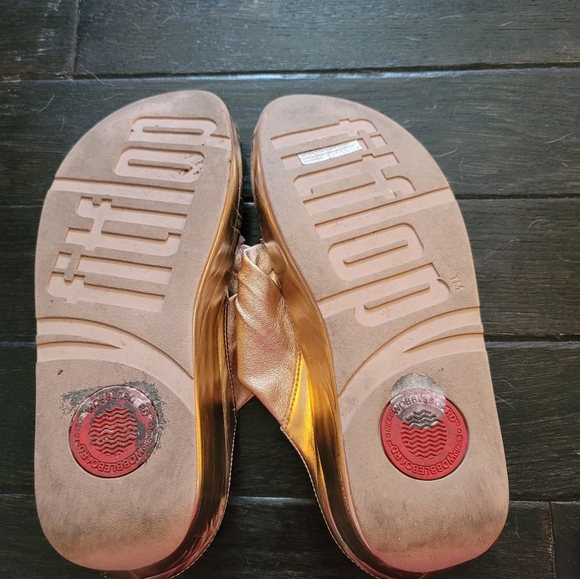 FitFlop Rose Gold Twiss Leather Sandal - 8 - Picture 5 of 7